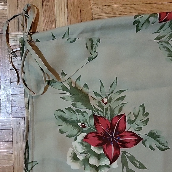 Bamboo Traders silk wrap skirt. - Picture 2 of 4